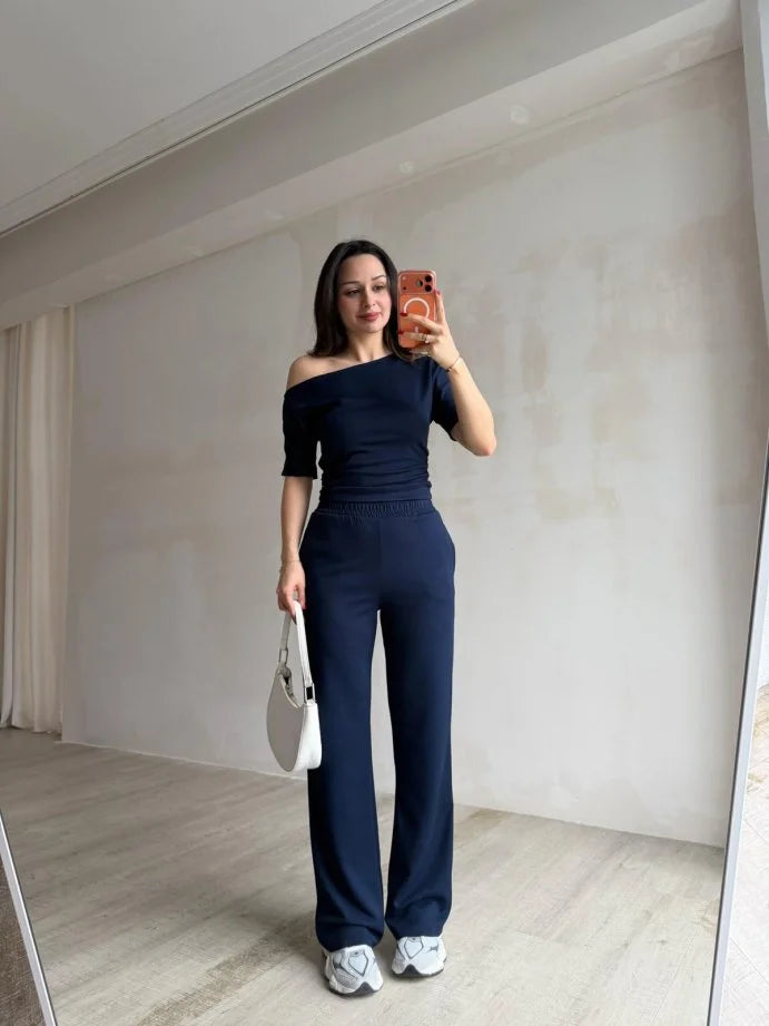 Ref 18 : L'Ensemble Lounge à Épaule Dénudé