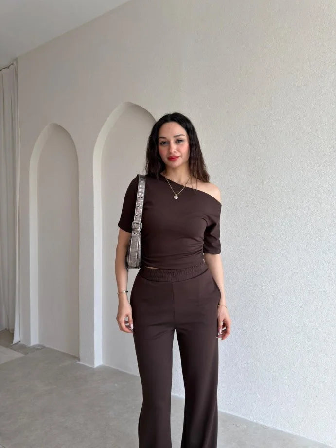 Ref 18 : L'Ensemble Lounge à Épaule Dénudé