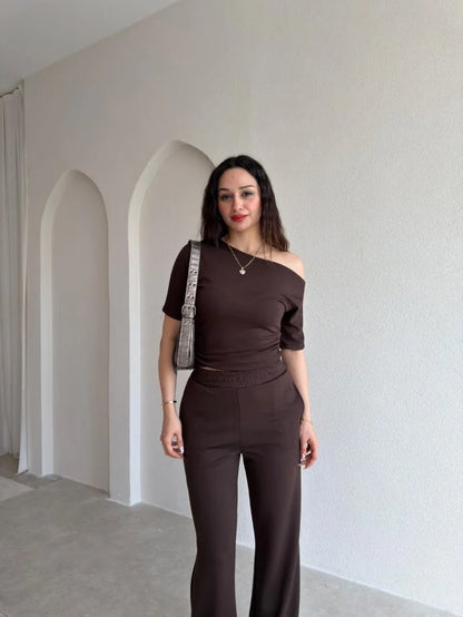 Ref 18 : L'Ensemble Lounge à Épaule Dénudé