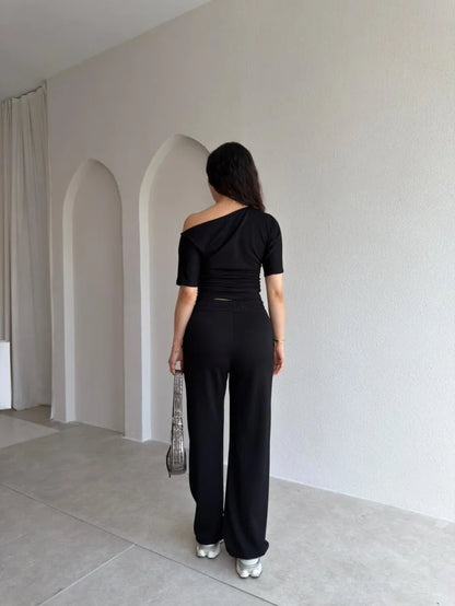 Ref 18 : L'Ensemble Lounge à Épaule Dénudé