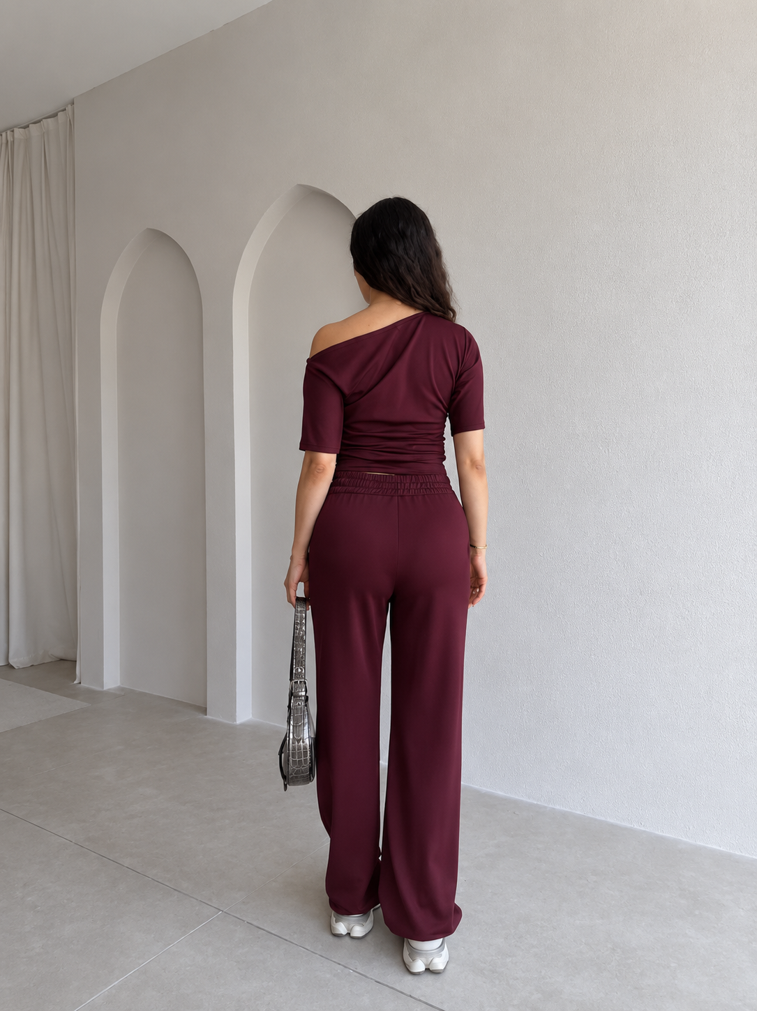 Ref 18 : L'Ensemble Lounge à Épaule Dénudé
