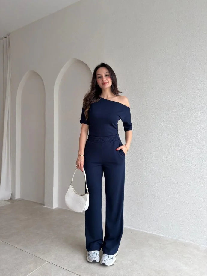Ref 18 : L'Ensemble Lounge à Épaule Dénudé
