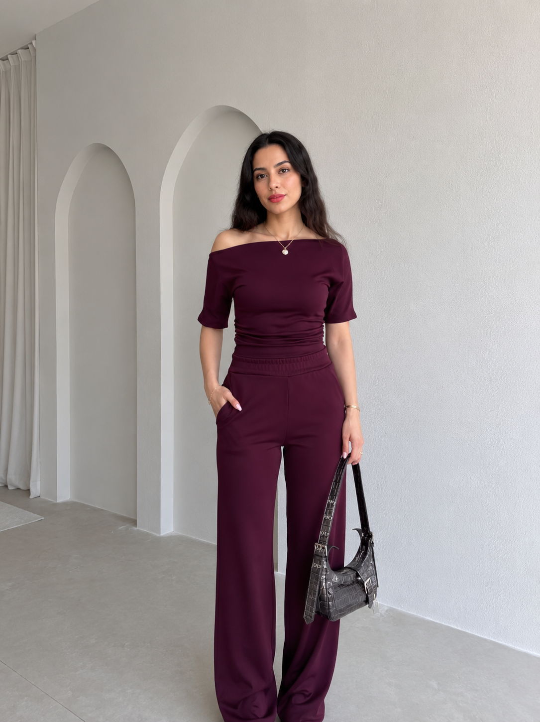 Ref 18 : L'Ensemble Lounge à Épaule Dénudé